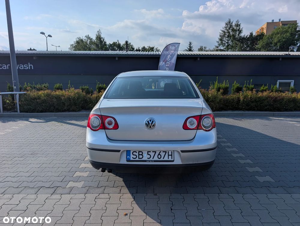 Volkswagen Passat - 8