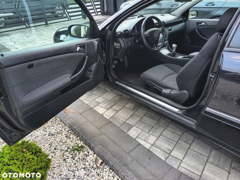 Mercedes-Benz Klasa C 180 Kompressor Sport Edition - 11
