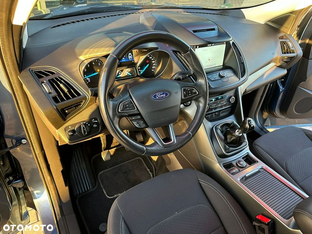Ford Kuga 1.5 EcoBoost 2x4 Trend - 11