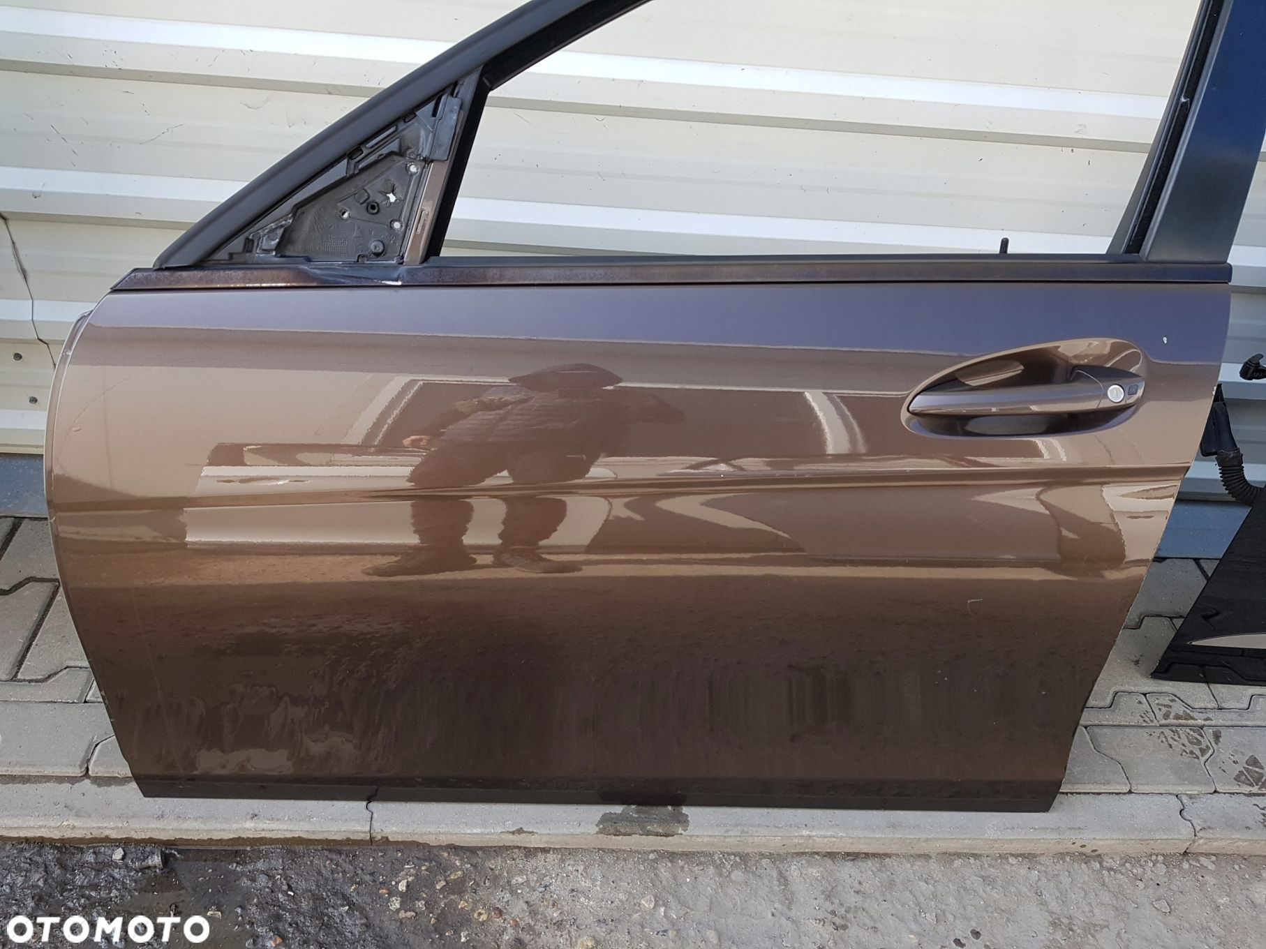 MERCEDES C KLASA W204 DRZWI LEWE PRZÓD 526 - 2