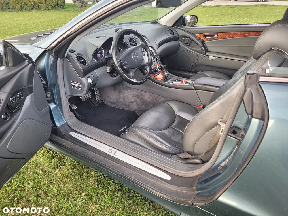 Mercedes-Benz SL - 16