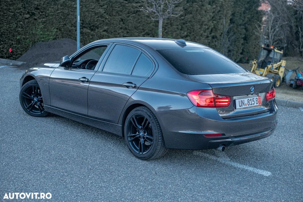 BMW Seria 3 320d Aut. - 23