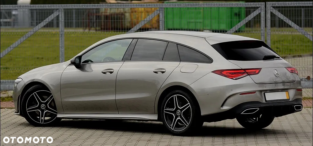 Mercedes-Benz CLA 180 Shooting Brake AMG Line - 14