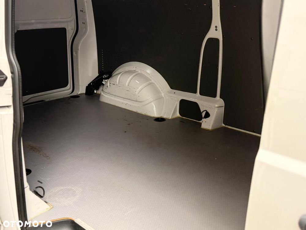 Volkswagen Transporter - 11