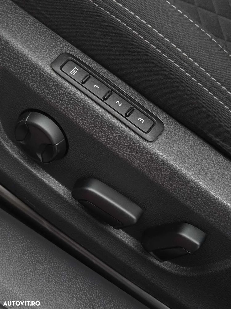 Skoda Superb 2.0 TDI DSG Style - 32