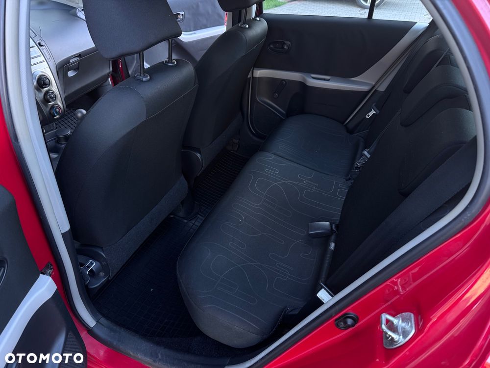Toyota Yaris 1.0 Premium EU6 - 24