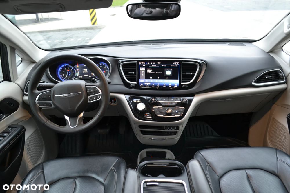 Chrysler Pacifica - 9