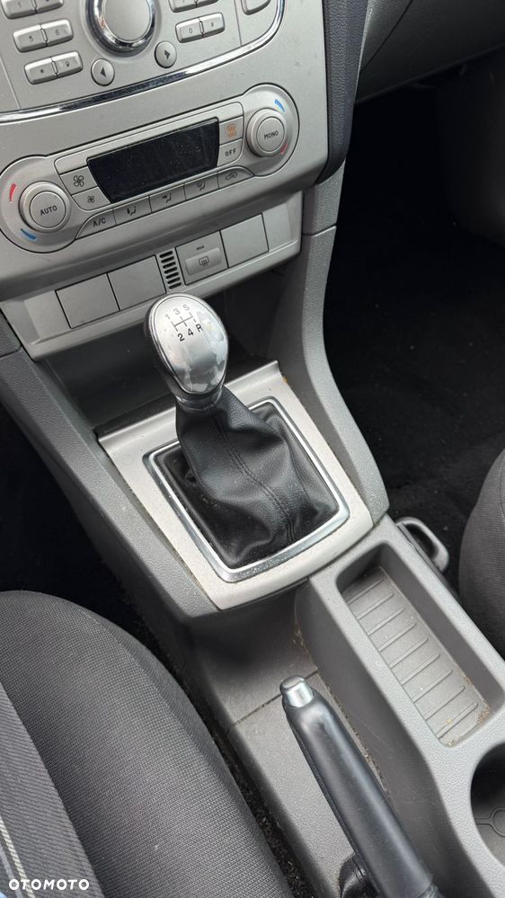 Ford Focus 1.6 16V Viva I - 7