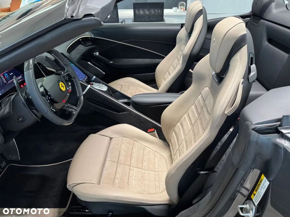 Ferrari Roma Spider - 5