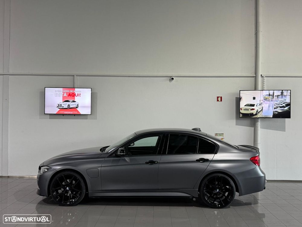 BMW 330 e iPerformance Pack M - 8