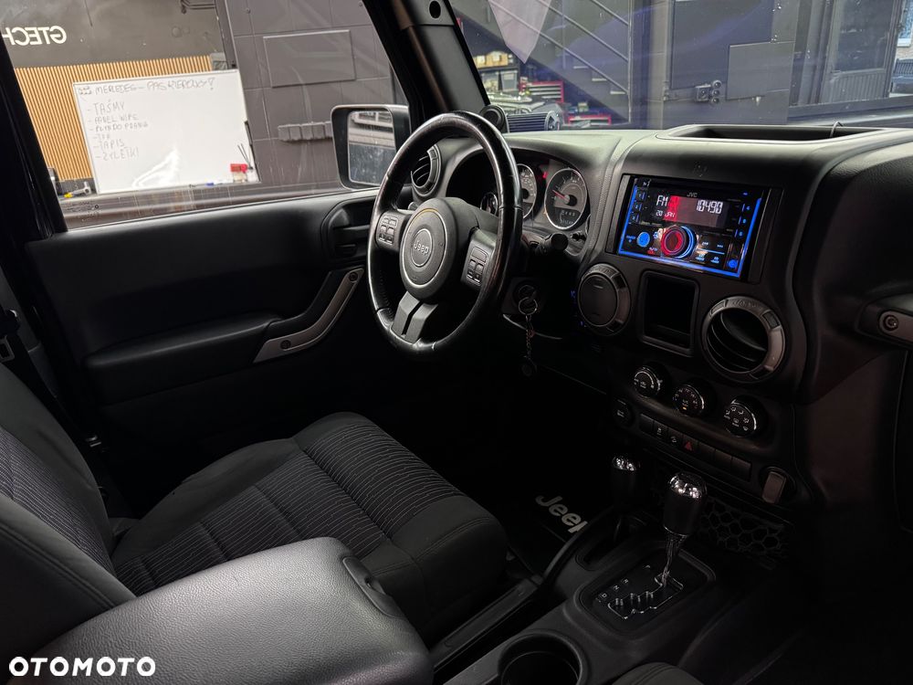 Jeep Wrangler 3.6 X - 9