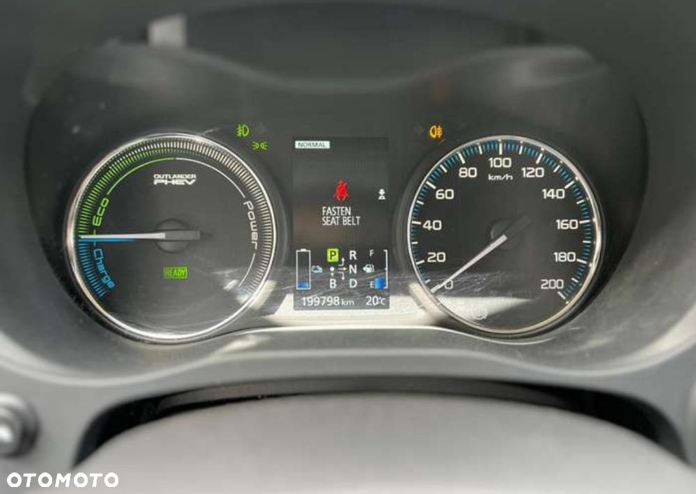 Mitsubishi Outlander 2.0 4WD Top - 27