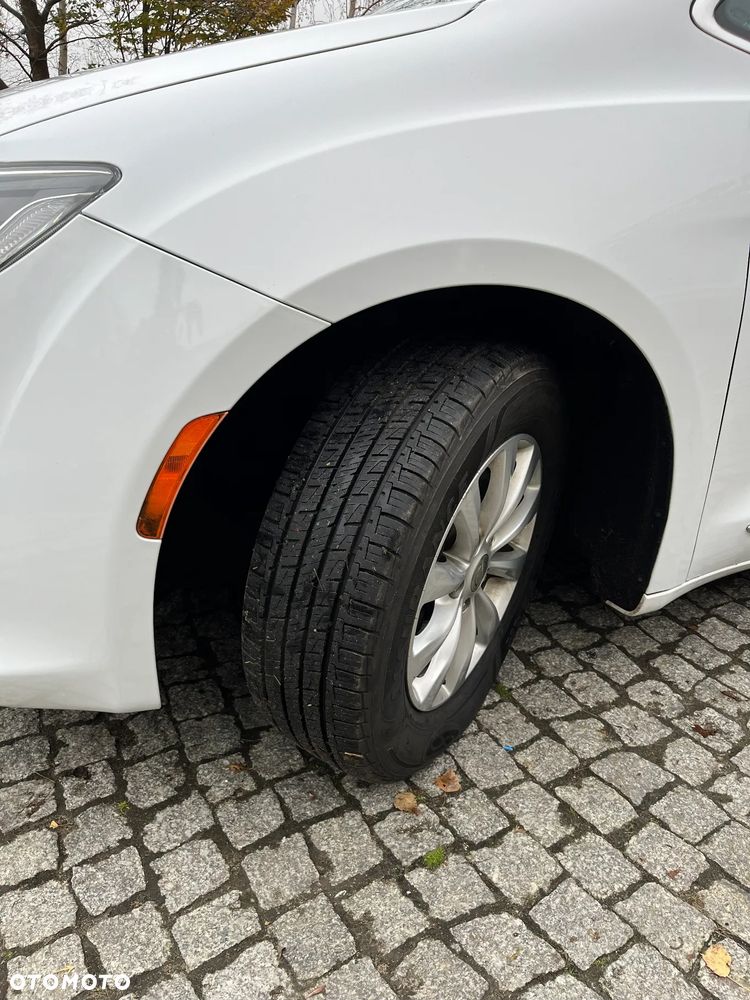 Chrysler Pacifica - 7