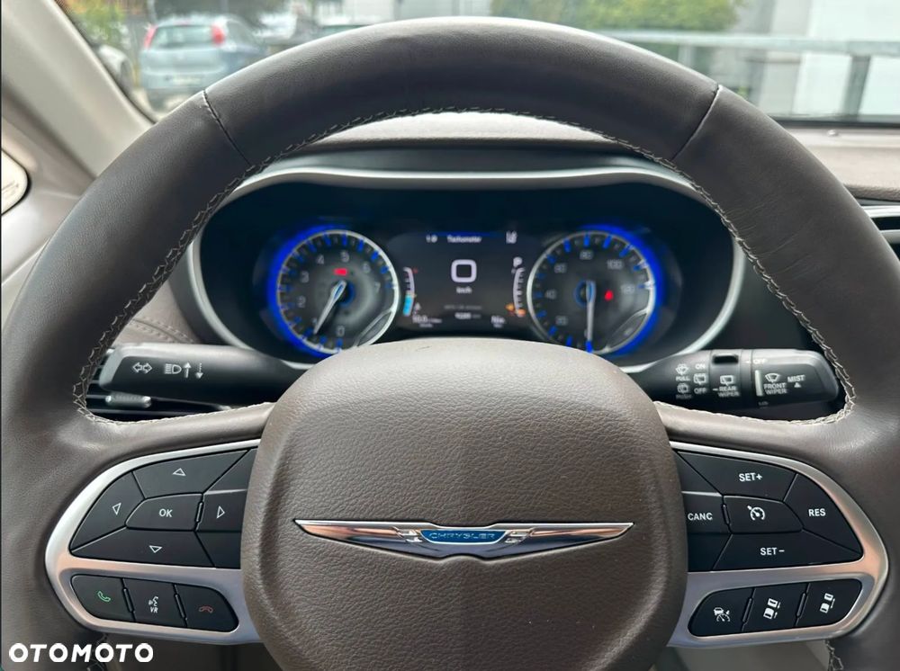Chrysler Pacifica - 13