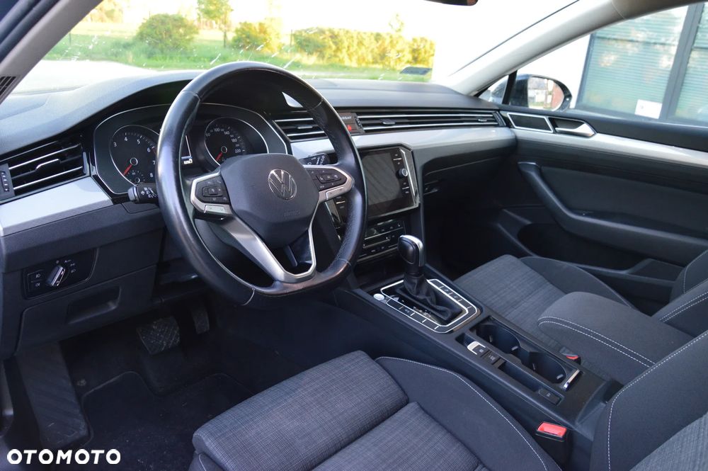 Volkswagen Passat - 24