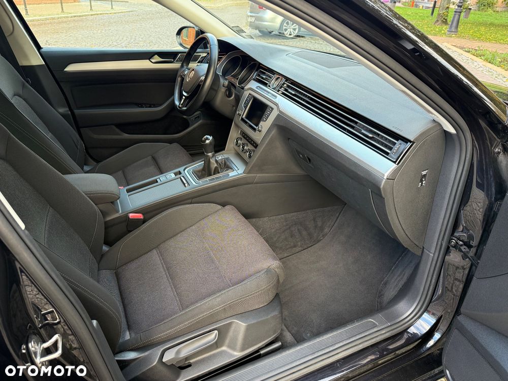 Volkswagen Passat Variant 1.6 TDI (BlueMotion Technology) Comfortline - 8