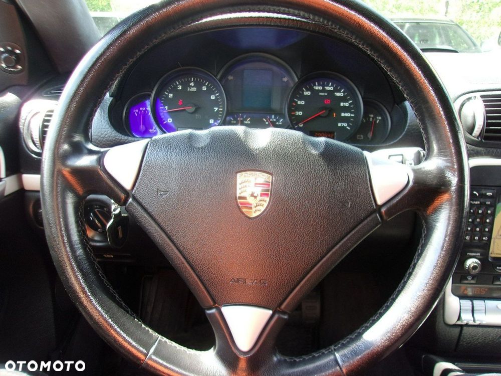 Porsche Cayenne - 18