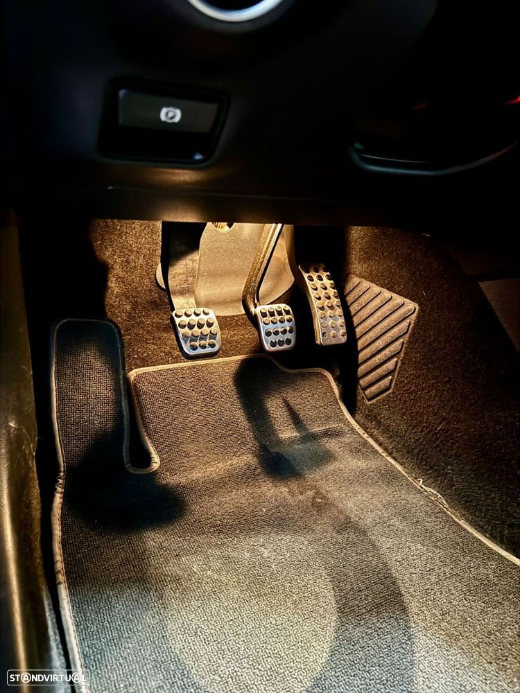 Mercedes-Benz GLA 200 d AMG Line - 41