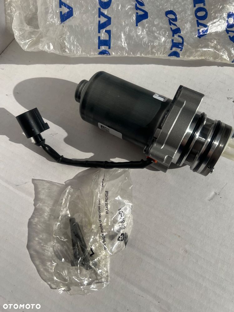 Pompa Haldex Wstępnego Ciśnienia plus śruby - 4