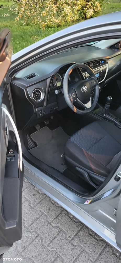 Toyota Auris - 10