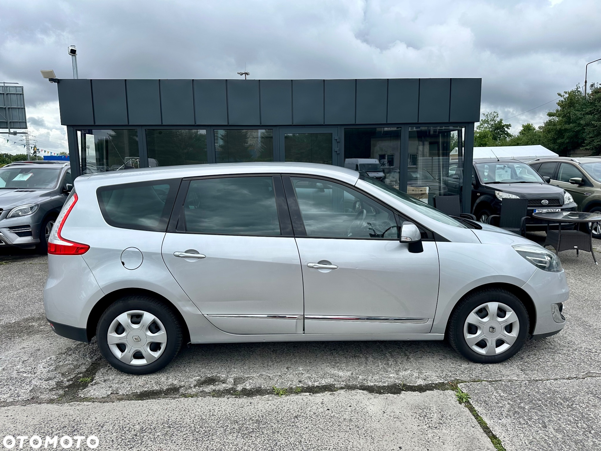 Renault Scenic 1.4 16V TCE Privilege - 9