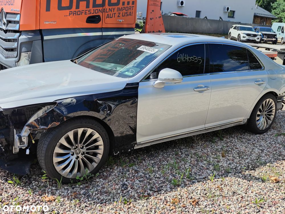 Genesis G90 - 3