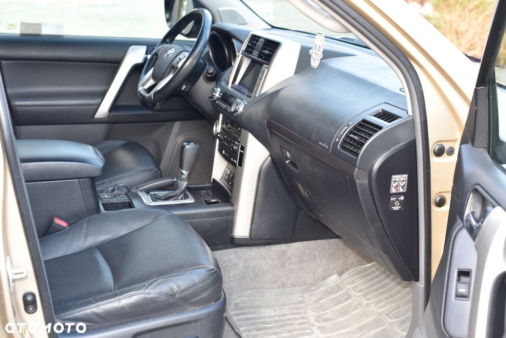 Toyota Land Cruiser LC 3.0 D-4D Prestige - 10