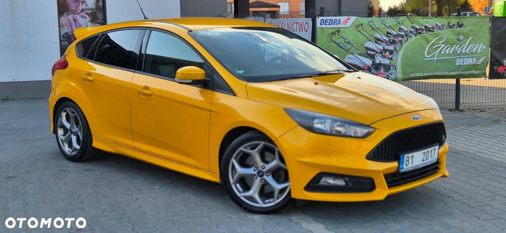Ford Focus 2.0 EcoBoost ST mit Leder-Exclusiv-Paket - 19