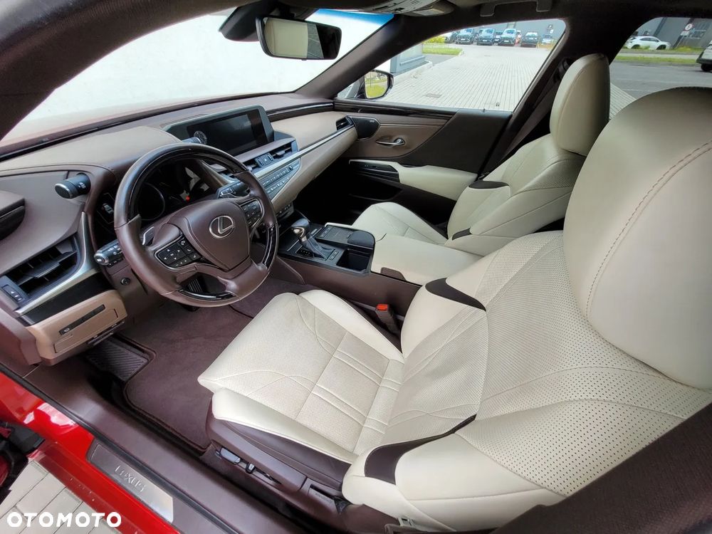 Lexus ES 300h Prestige - 12