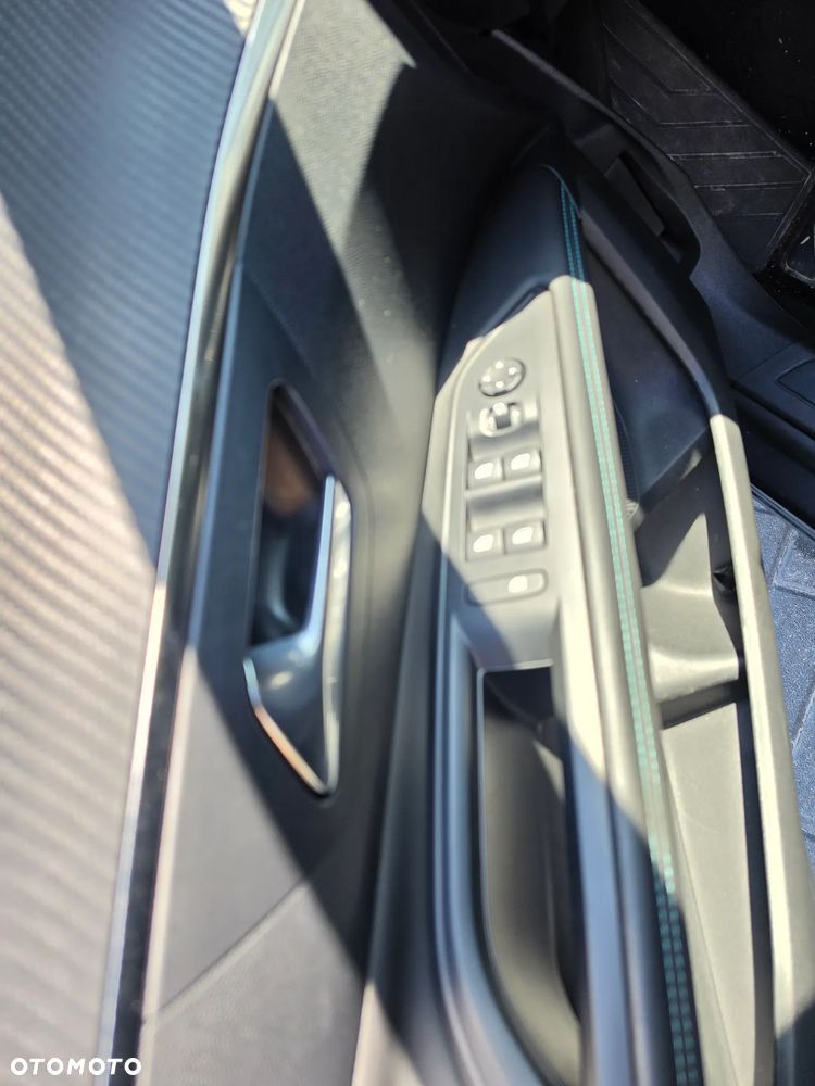 Peugeot 3008 PureTech 130 Stop & Start GPF EAT8 Allure - 10