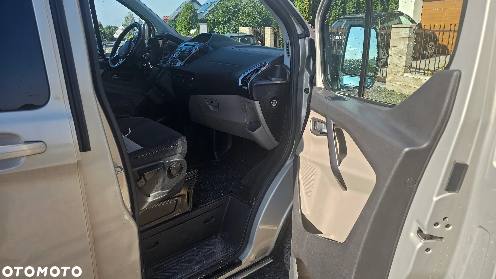 Ford Tourneo Custom - 8