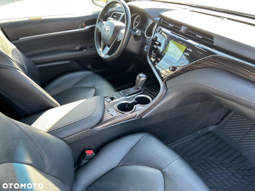 Toyota Camry - 6