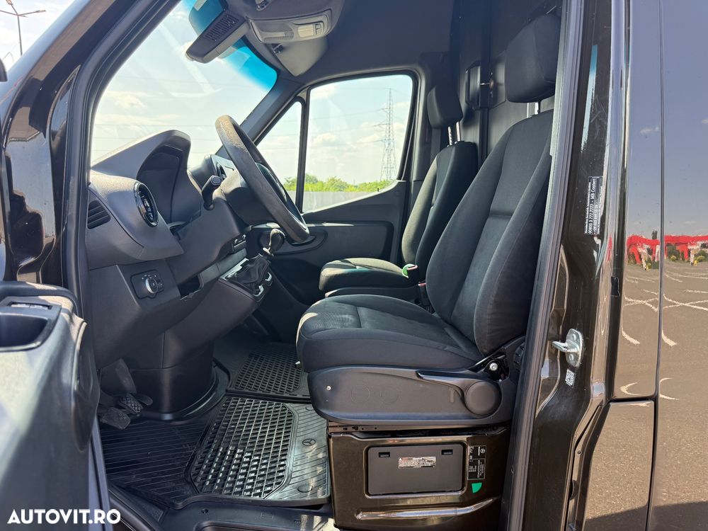 Mercedes-Benz Sprinter - 32