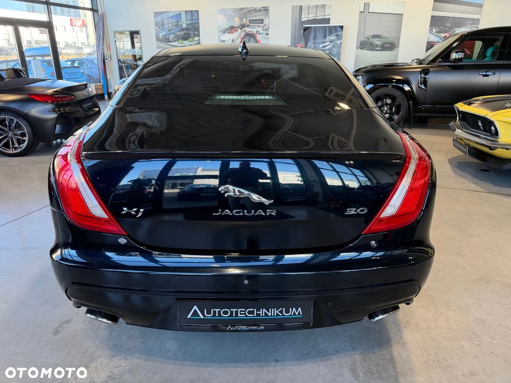 Jaguar XJ 3.0 V6 Kompressor AWD R-Sport - 6