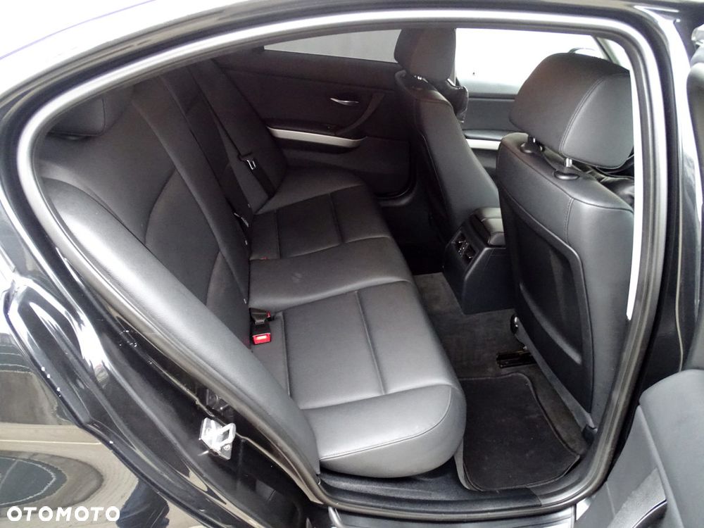 BMW Seria 3 316d - 15