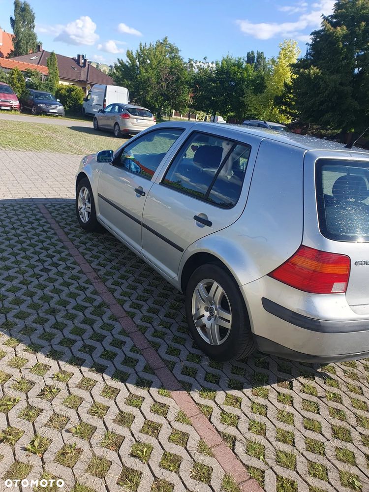 Volkswagen Golf - 9