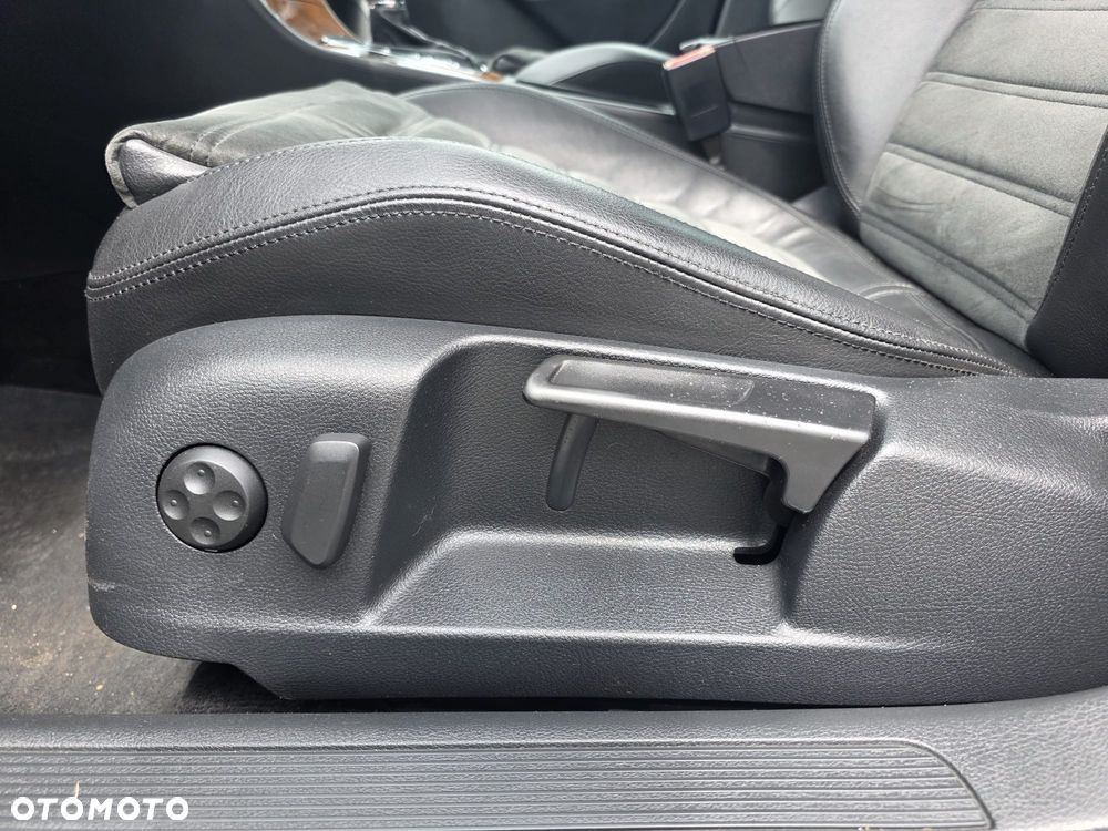Volkswagen Passat - 29