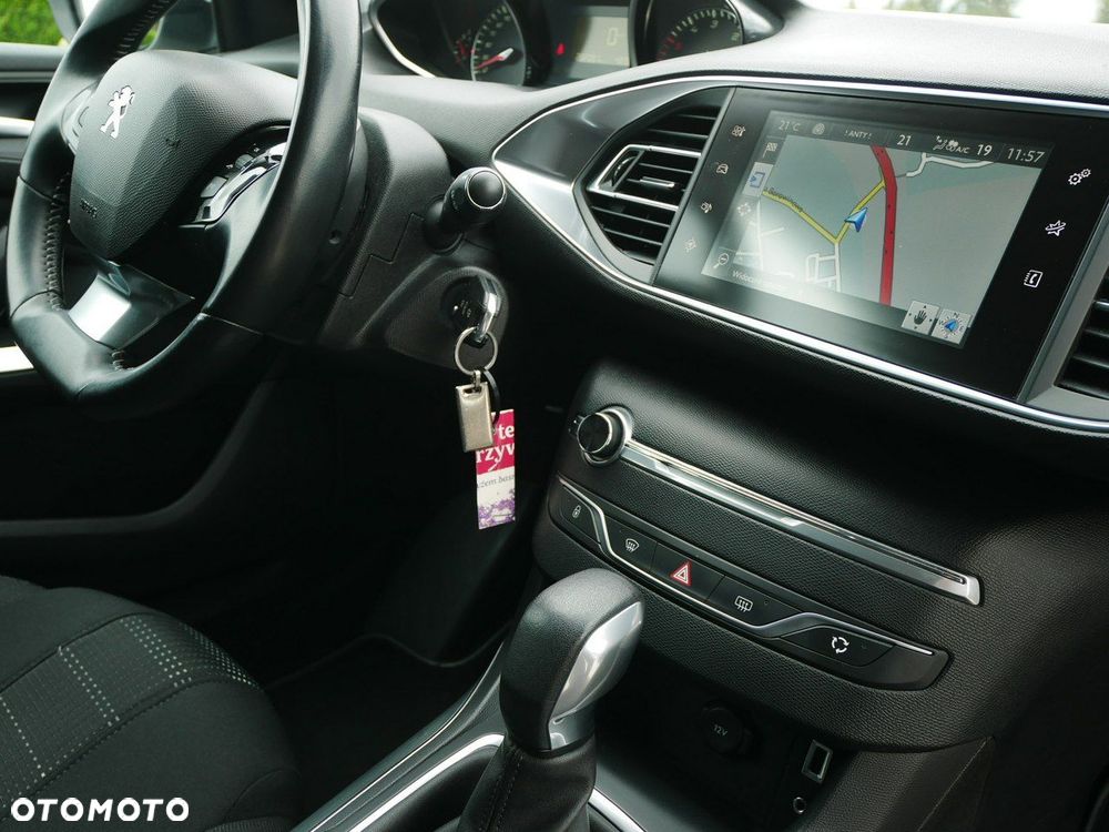 Peugeot 308 BlueHDi FAP 150 Stop&Start Automatik Allure - 23