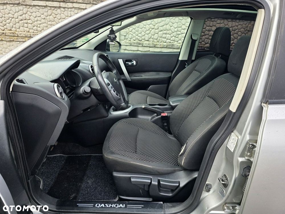 Nissan Qashqai 1.6 Visia - 8