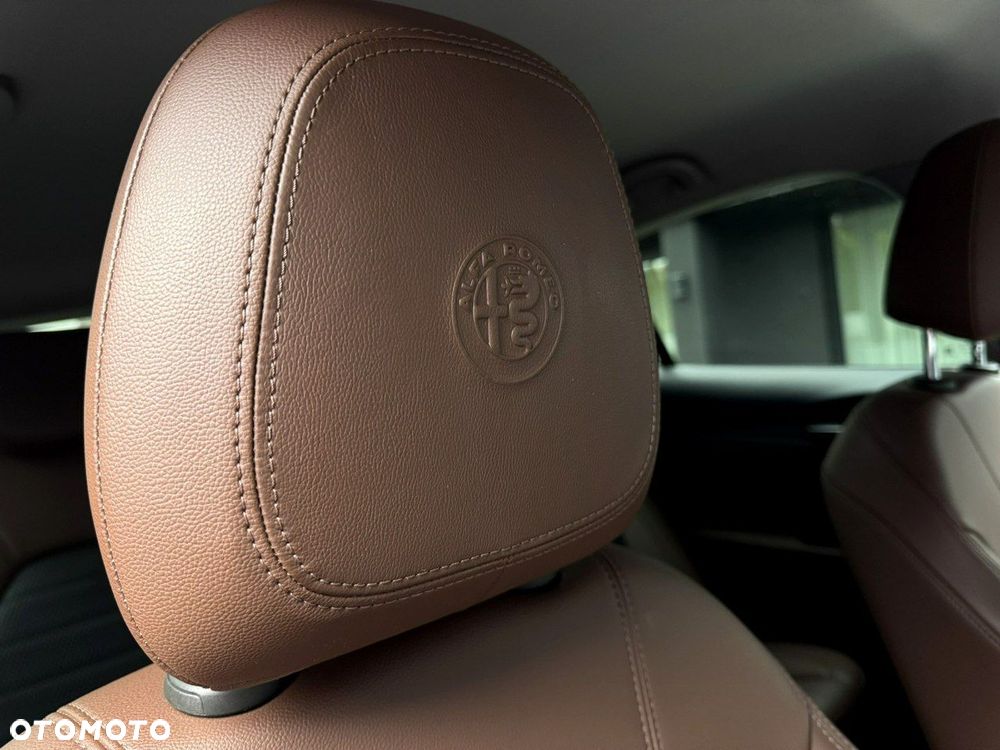 Alfa Romeo Stelvio - 29