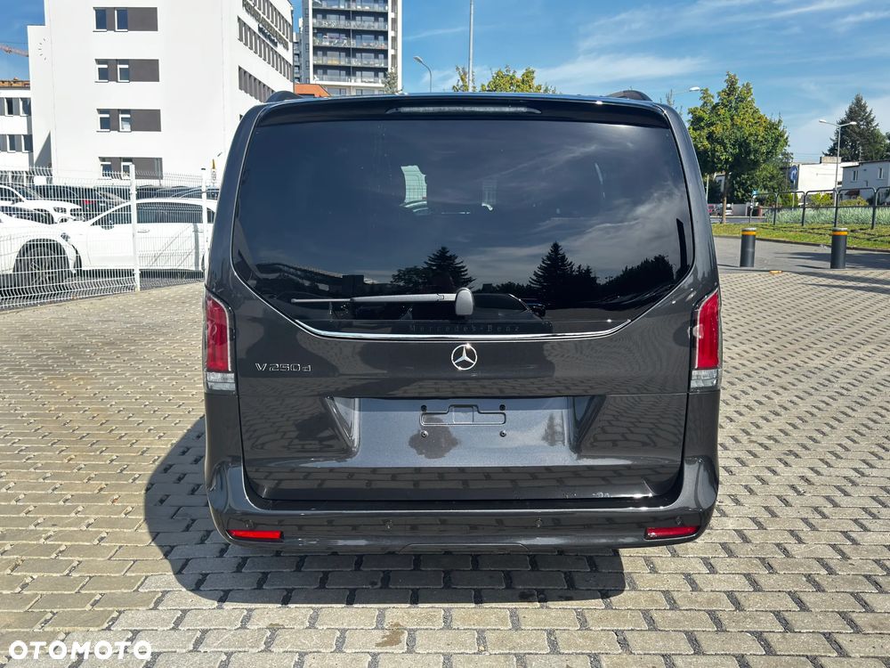 Mercedes-Benz Klasa V 250 d 9G-Tronic Style (d³ugi) - 12