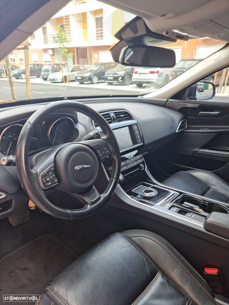 Jaguar XE 2.0 D Prestige Aut. - 6
