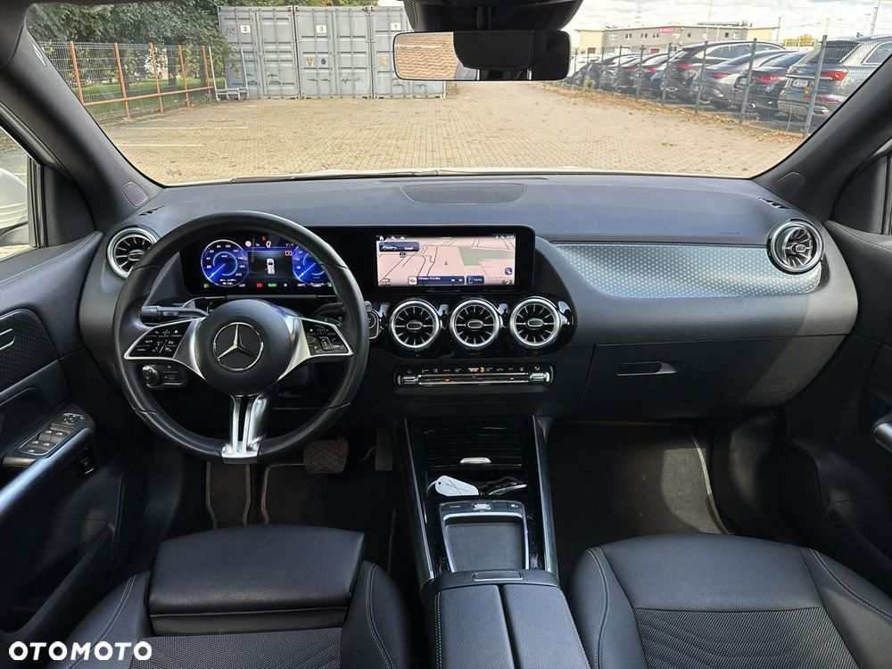 Mercedes-Benz EQA - 13