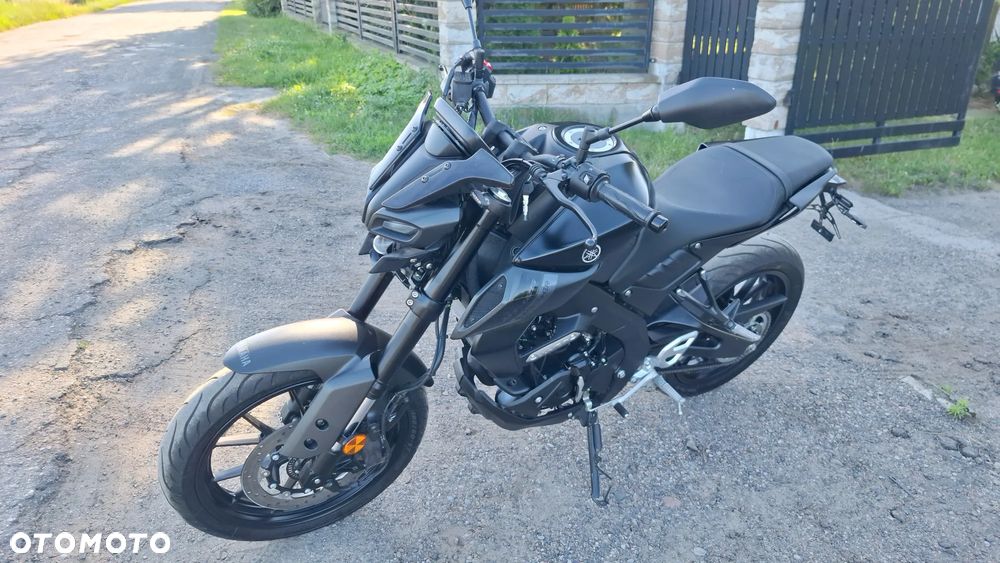 Yamaha MT - 24