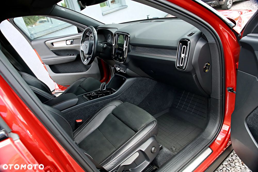 Volvo XC 40 T4 AWD R-Design - 31