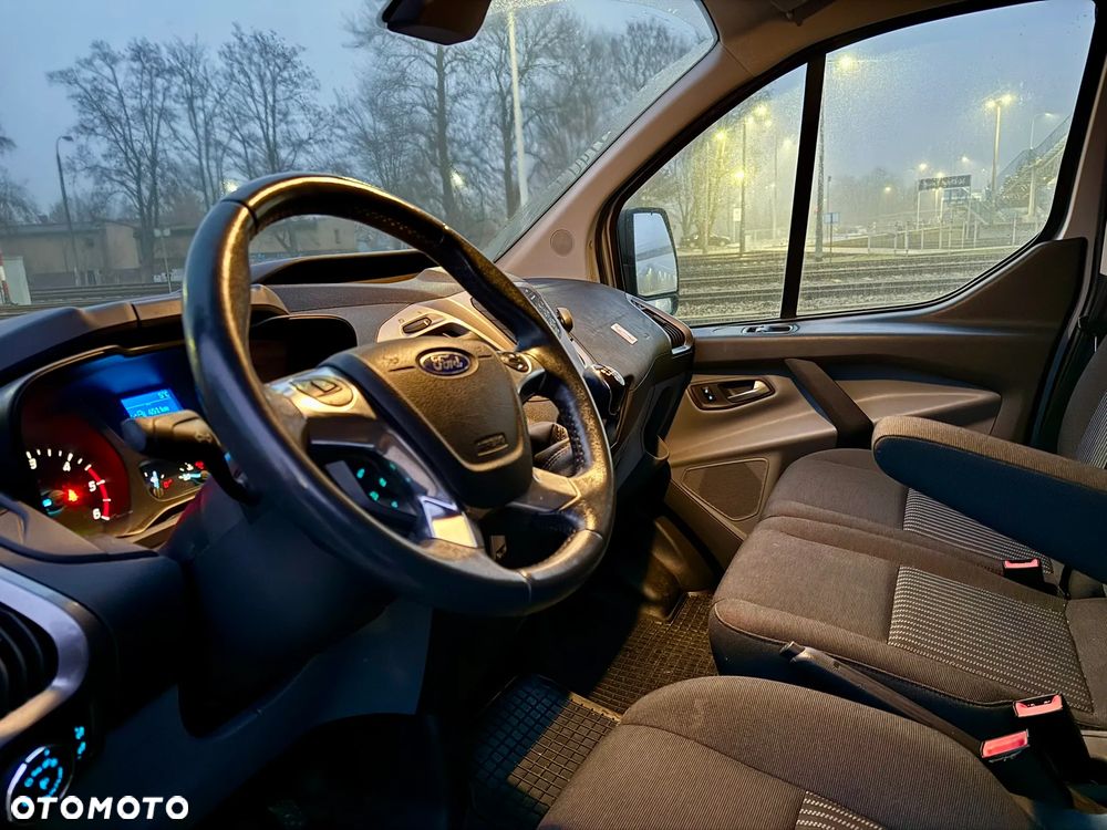 Ford TRANSIT CUSTOM - 21
