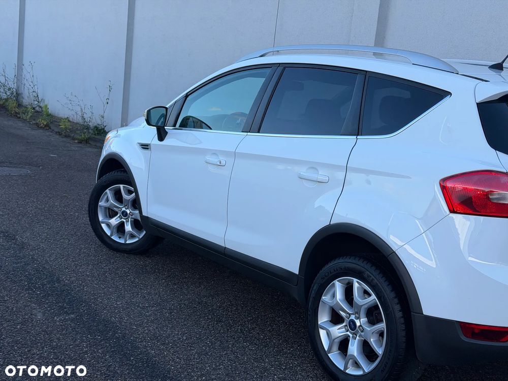 Ford Kuga 2.0 TDCi 2x4 Titanium - 38