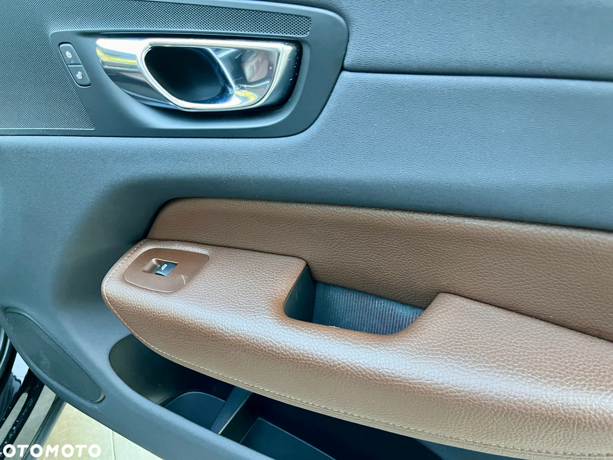 Volvo XC 60 T8 AWD Plug-In Hybrid Momentum - 29