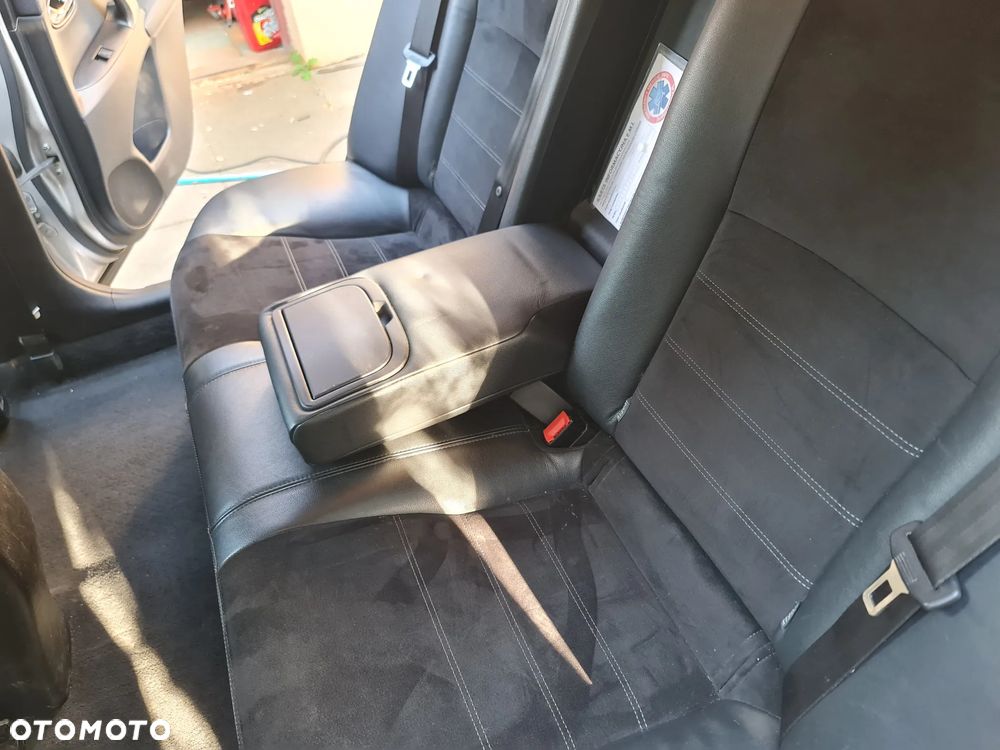 Toyota Avensis 2.0 D-4D Premium - 30