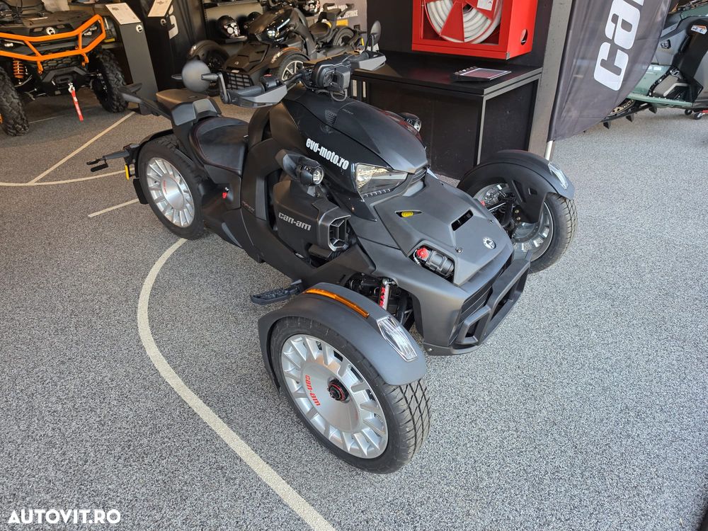 Can-Am Ryker 900 - 1